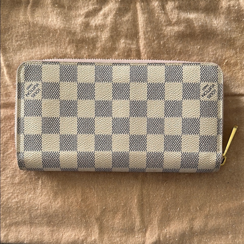 Louis Vuitton Damier Azur Zippy Wallet